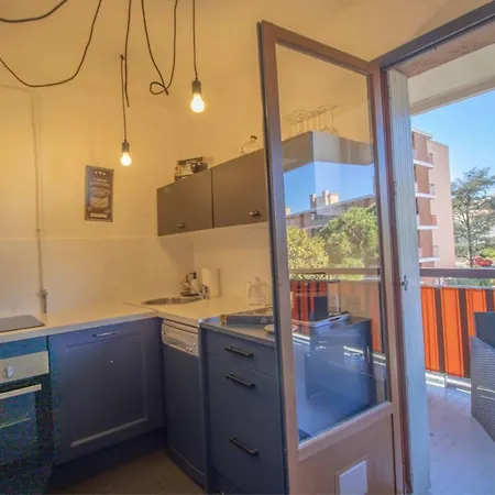 Beautiful 34m With Terrace In Saint-raphael